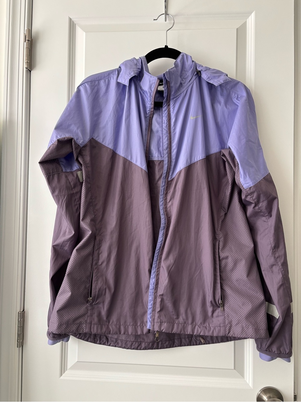 Nike Women's Lavender & Plum Lightweight Windbreaker Jacket